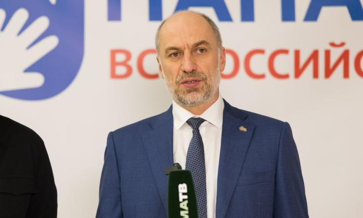 Омский предприниматель и меценат стал победителем всероссийского конкурса «Папа года-2025»