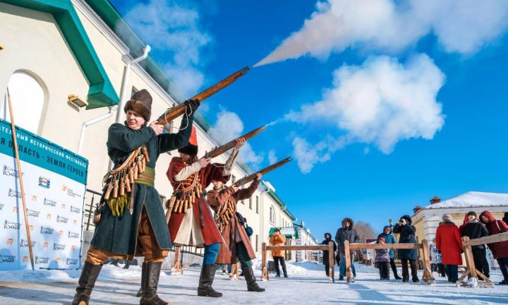 Живая история. В Омской крепости прошел первый фестиваль выходного дня