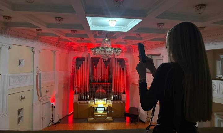 Таинство темноты и высокая музыка: как прошла Ночь искусств в Омской филармонии