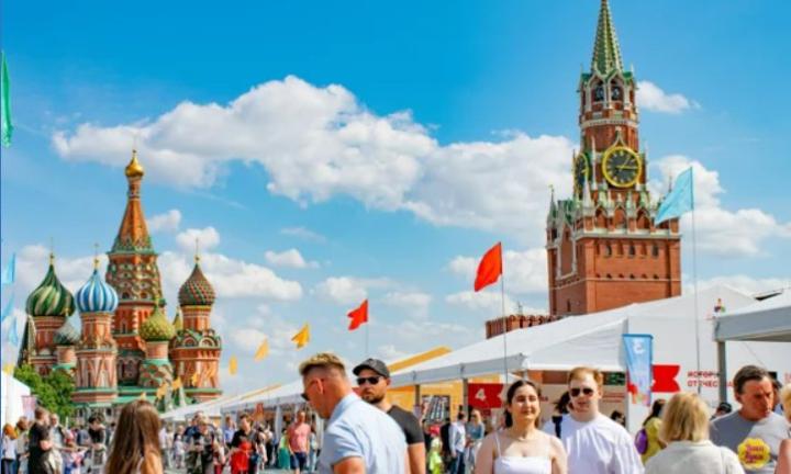 На «Красной площади» названы лучшие книги года. Среди них – изданные омичами и при поддержке омичей