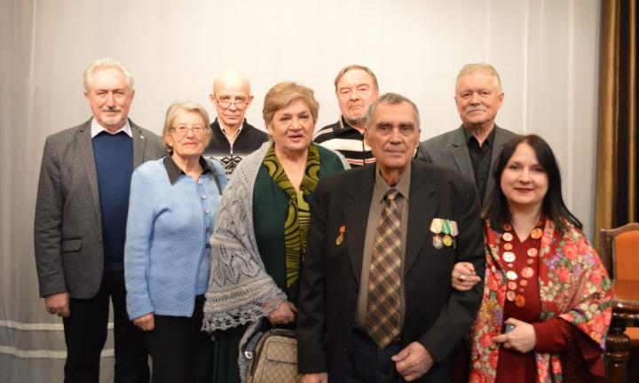 В омском литературном музее поздравили с юбилеем писателя Александра Дегтярёва