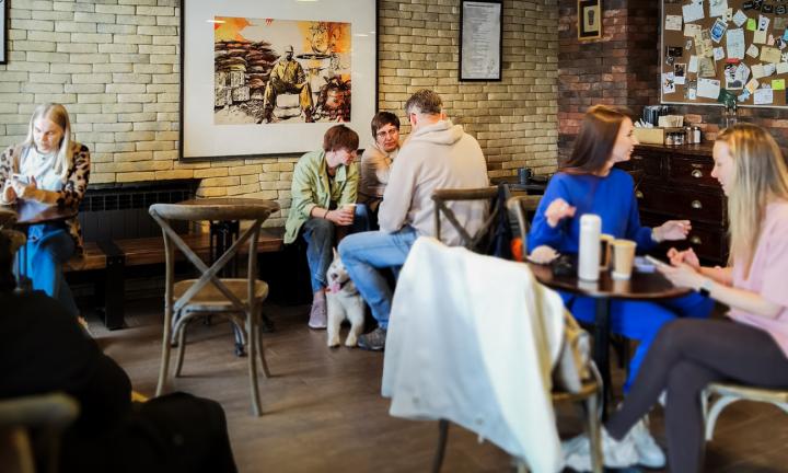 Про разработку напитков, обучение по кофе, обжарку и сервис: Skuratov запустил подкаст «Внутренняя кухня»