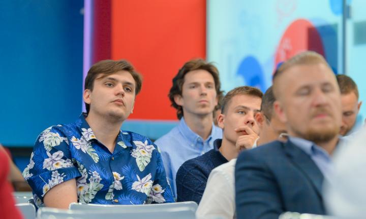 Как предпринимателям найти деньги для проектов? В Омске презентовали «Карту денег РФ» 