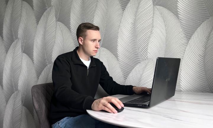 Стенд для испытания двигателей сверхмалых космических аппаратов разработали в Омском политехе