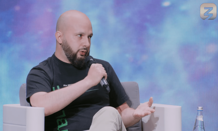 Выпускники столичных вузов возвращаются в Омск, так как мы разрабатываем материнскую плату для ноутбуков: директор компании «Промобит» Максим Копосов