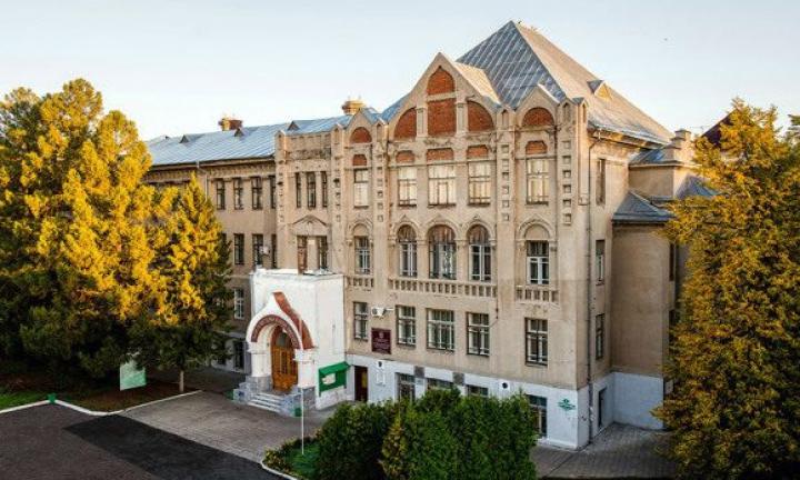 Позируй и снимай сам: субботняя фотоэкскурсия по территории Аграрного университета