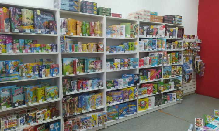 «Бизнес как ребёнок: нужно растить его, заботиться о нём, особенно когда он ещё маленький. Потом уже, может быть, он позаботится о тебе». Владельцы магазинов настольных игр о своем бизнесе