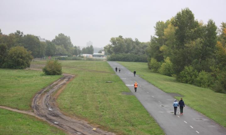 На набережной Тухачевского строят Cosmos, а могли бы – круизный лайнер