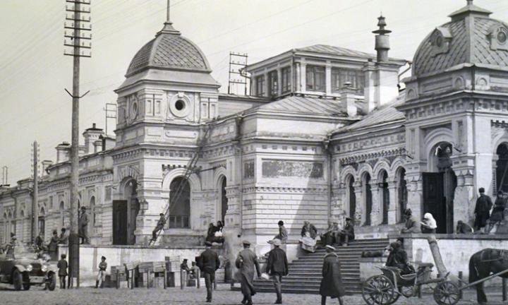 Белый Омск на чёрно-белых фото: новая выставка о столице верховного правителя