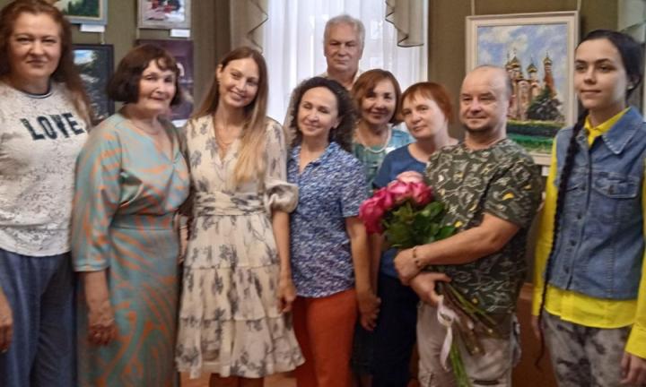 От бухгалтера до художника. В омском музее Кондратия Белова открылась выставка талантов