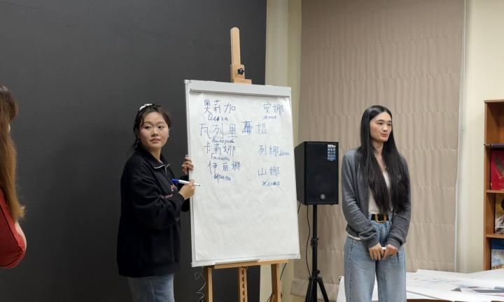 В омском центре «Эрмитаж-Сибирь» прошел мастер-класс по китайской письменности