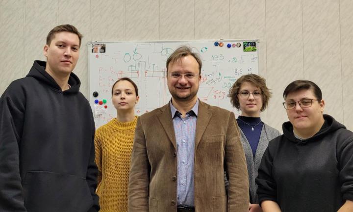 Физика будущего. «Росатом» заинтересовали проекты учёных ОмГУ в сфере квантовых вычислений