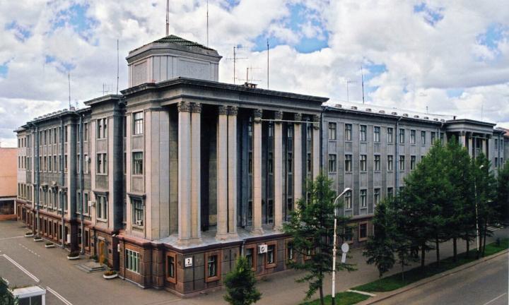 Омичи борются за жизнь 15 лиственниц