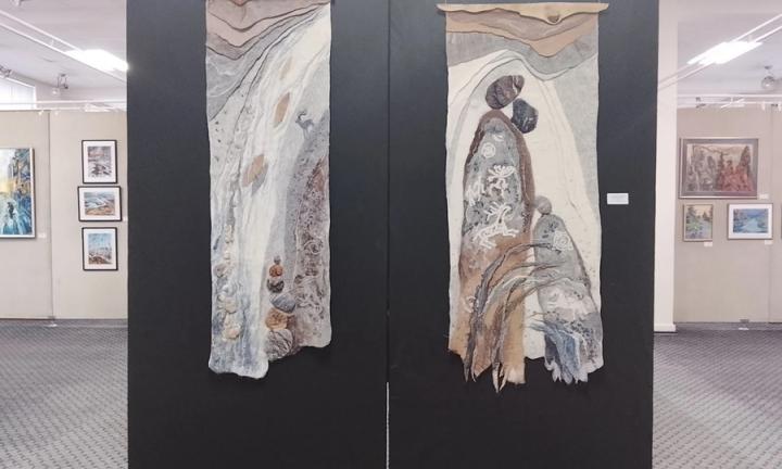 В омском Доме художника открылась выставка «Сокровенное»