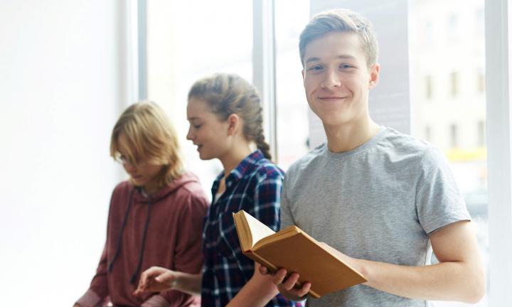 Приёмная кампания-2022: сколько бюджетных мест подготовили для абитуриентов омские вузы