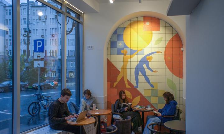 В Москве появилась пасхалка к росписи у Дворца пионеров