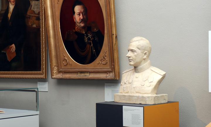 «Польза, честь и слава»: новая выставка в музее им. Врубеля 