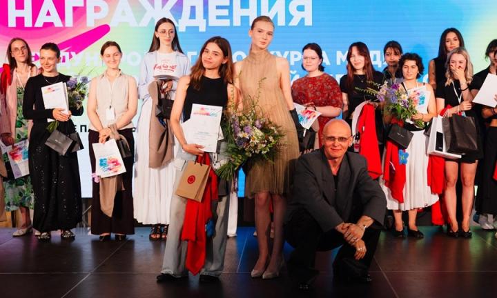 «Неправильно красиво». В чём секрет обладателя Гран-при Омской Недели моды 
